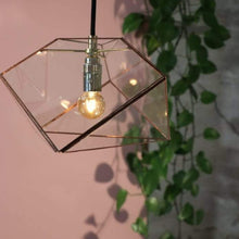 Afbeelding in Gallery-weergave laden, geometrische hanglamp mae koper in small uitvoering
